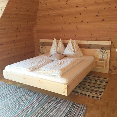 Biohof Koeck Tonibauer Farm stay Zeutschach